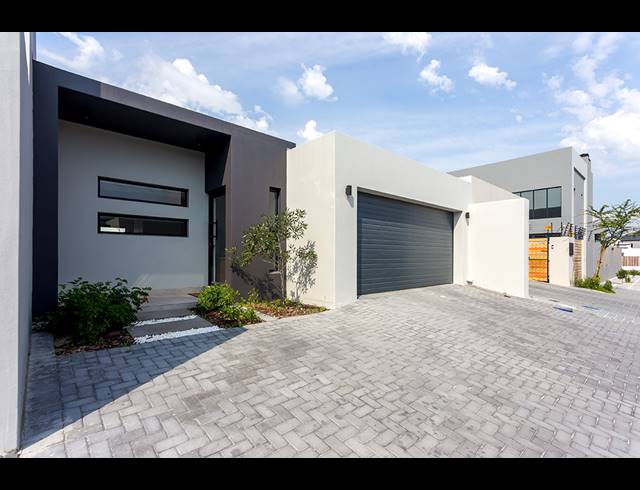 3 BEDROOM HOUSE FOR SALE IN SANDOWN